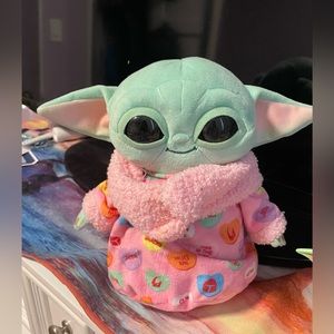 Plush Baby yoda (valentine) 8 inches